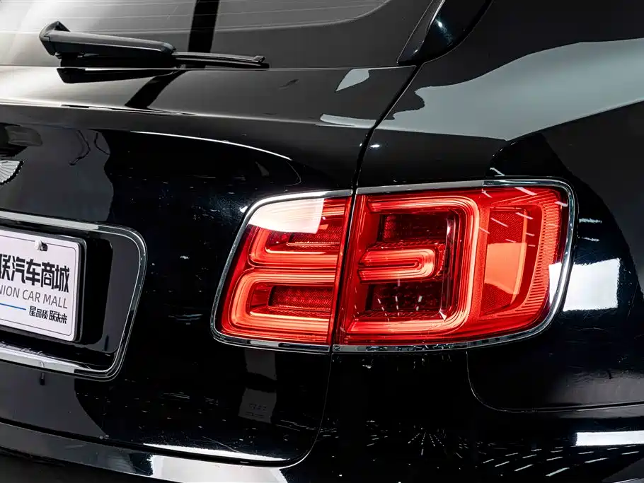 Bentley Bentayga — миниатюра 8