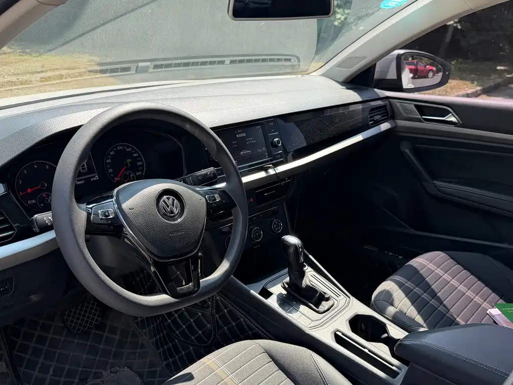 Volkswagen Lavida — миниатюра 5