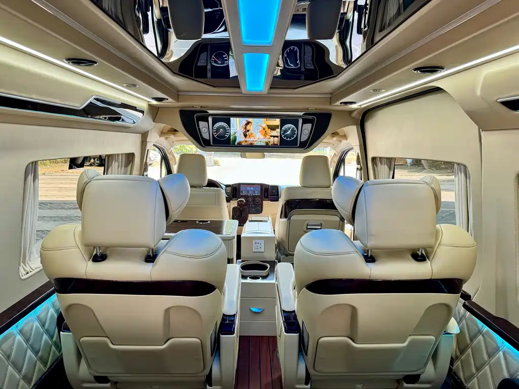 Toyota Hiace — миниатюра 13