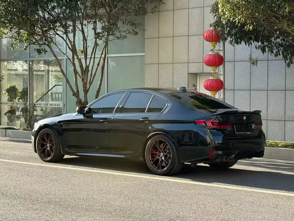 BMW M5