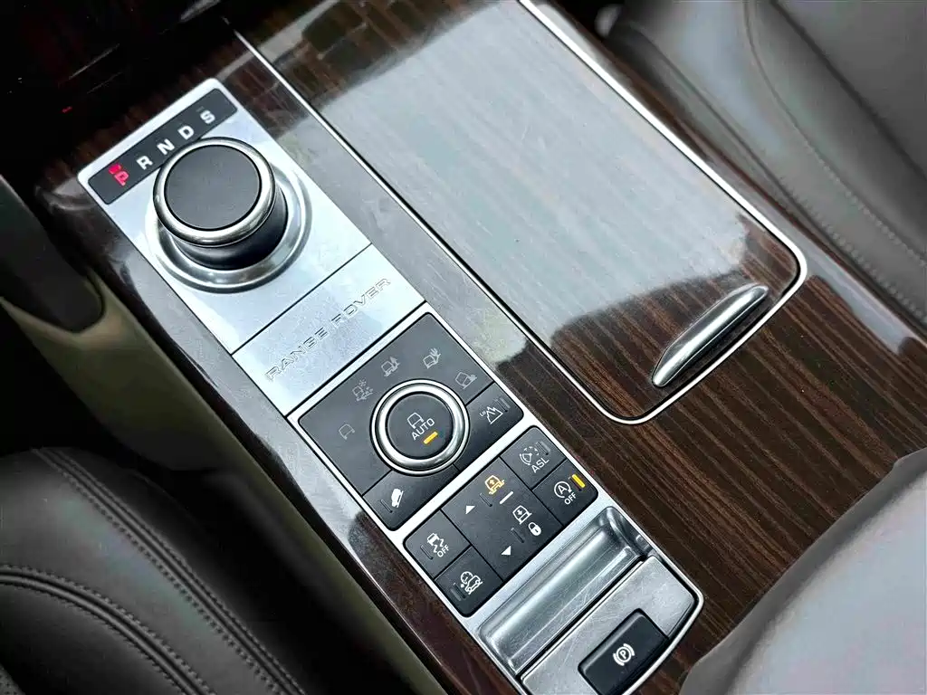 Land Rover Range Rover — миниатюра 12