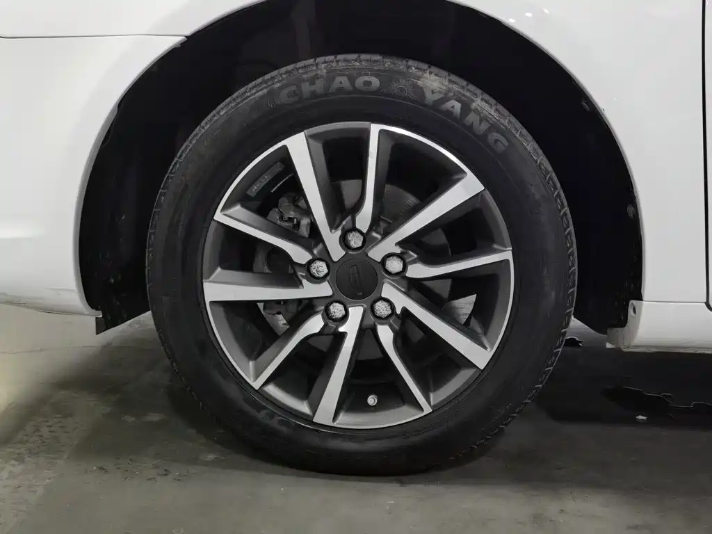Geely Emgrand — миниатюра 17