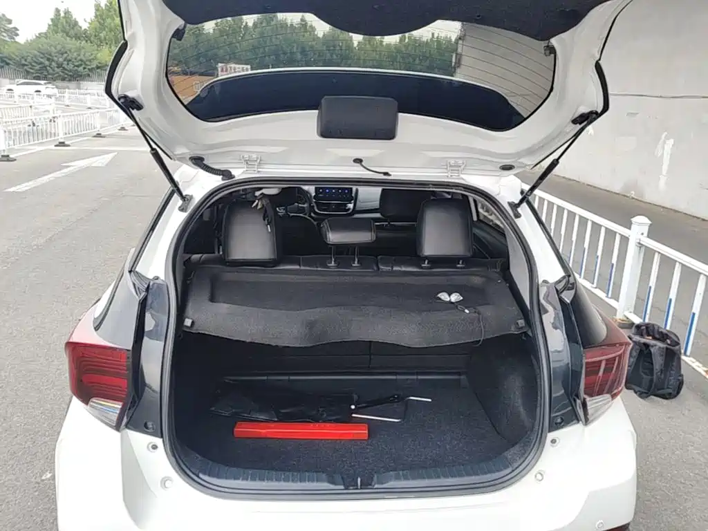 Toyota Yaris L — миниатюра 19