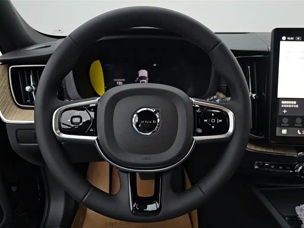 Volvo XC60 2026 B5 Luxury