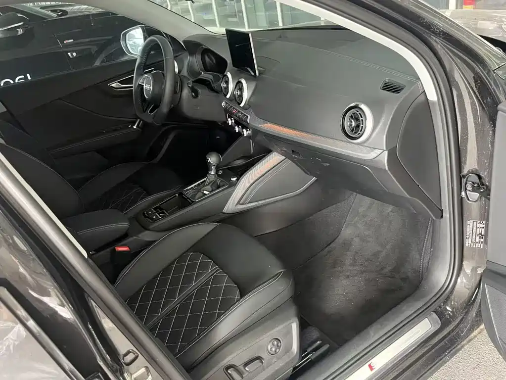 Audi Q2L — миниатюра 12