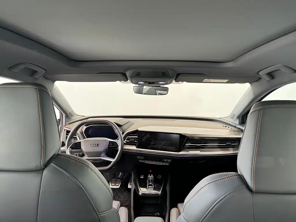 AUDI Q4 E TRON