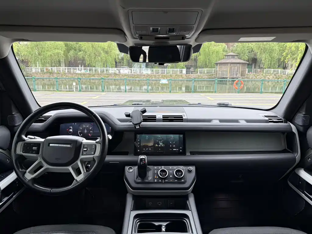 Land Rover Land Rover Defender 2020 110 P400 SE