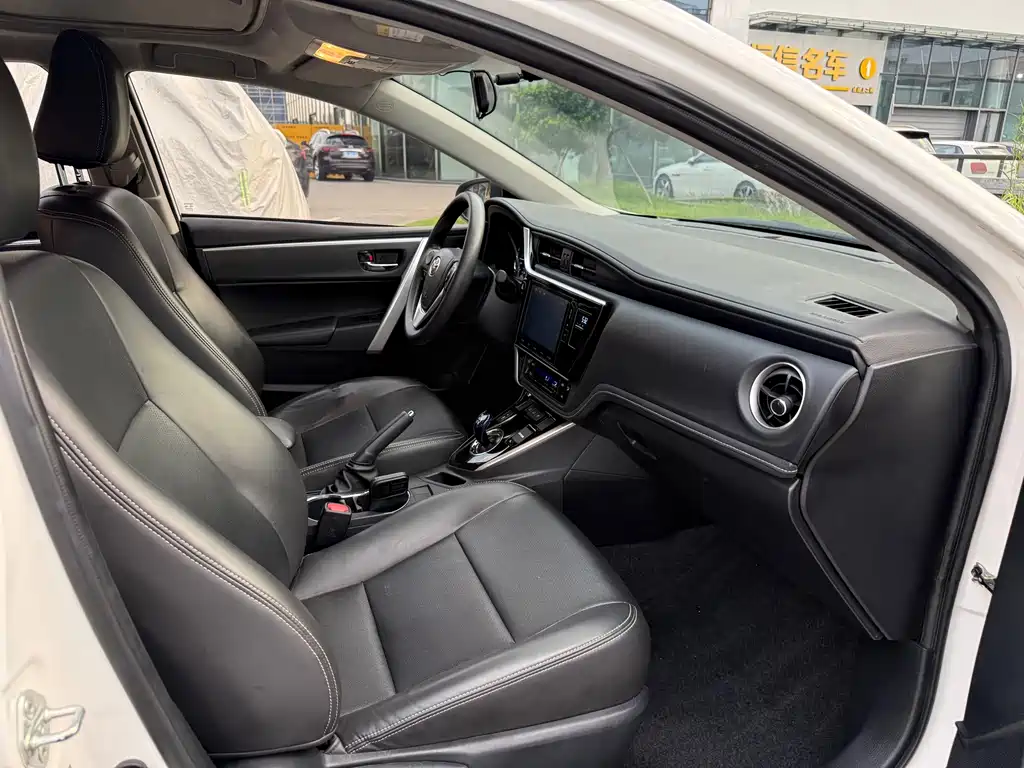 Toyota Corolla Hybrid — миниатюра 16