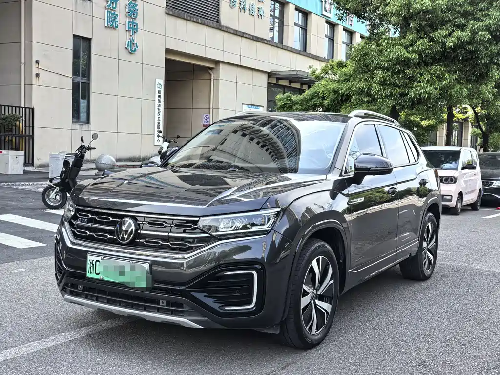 Volkswagen GTE PHEV 2023