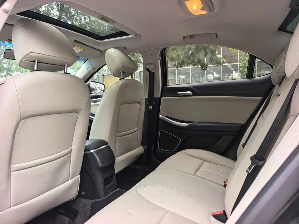 Roewe Wei Wei 550 — миниатюра 13