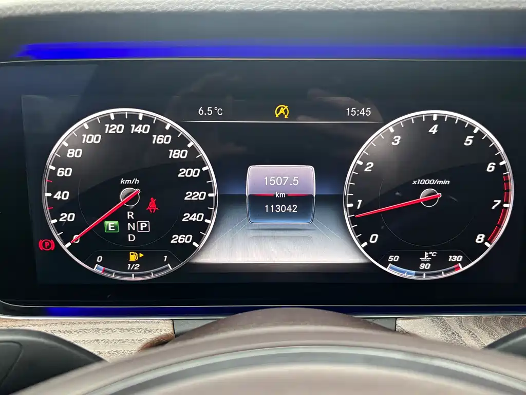 MERCEDES-BENZ E CLASS