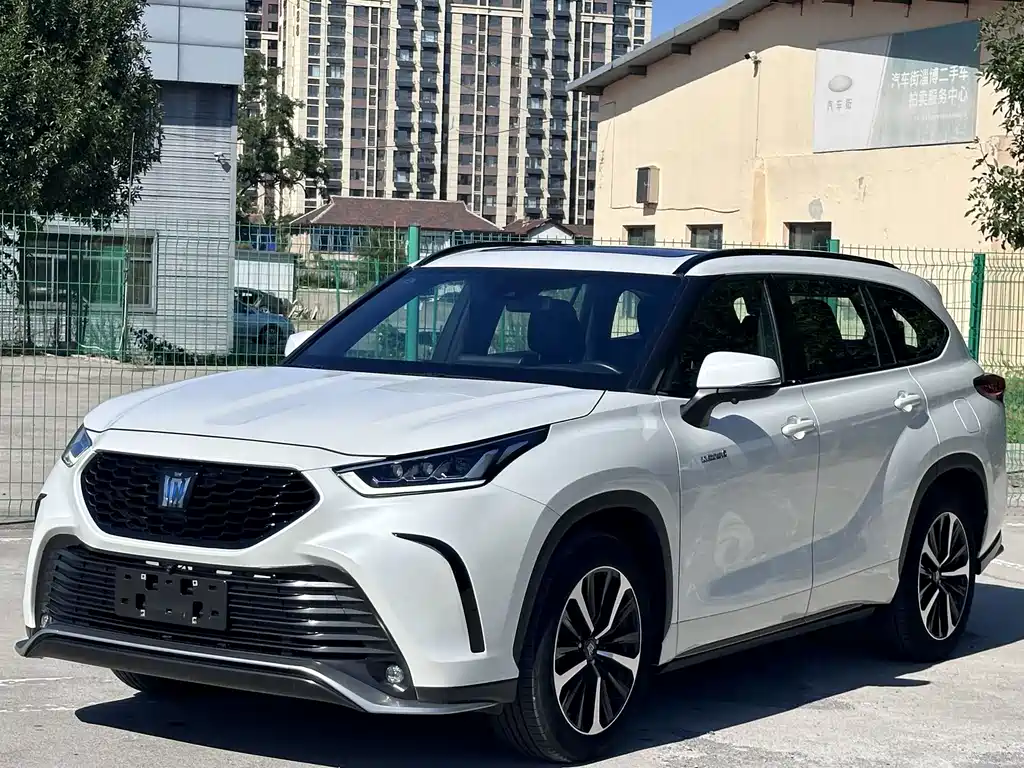 Toyota Crown Kluger