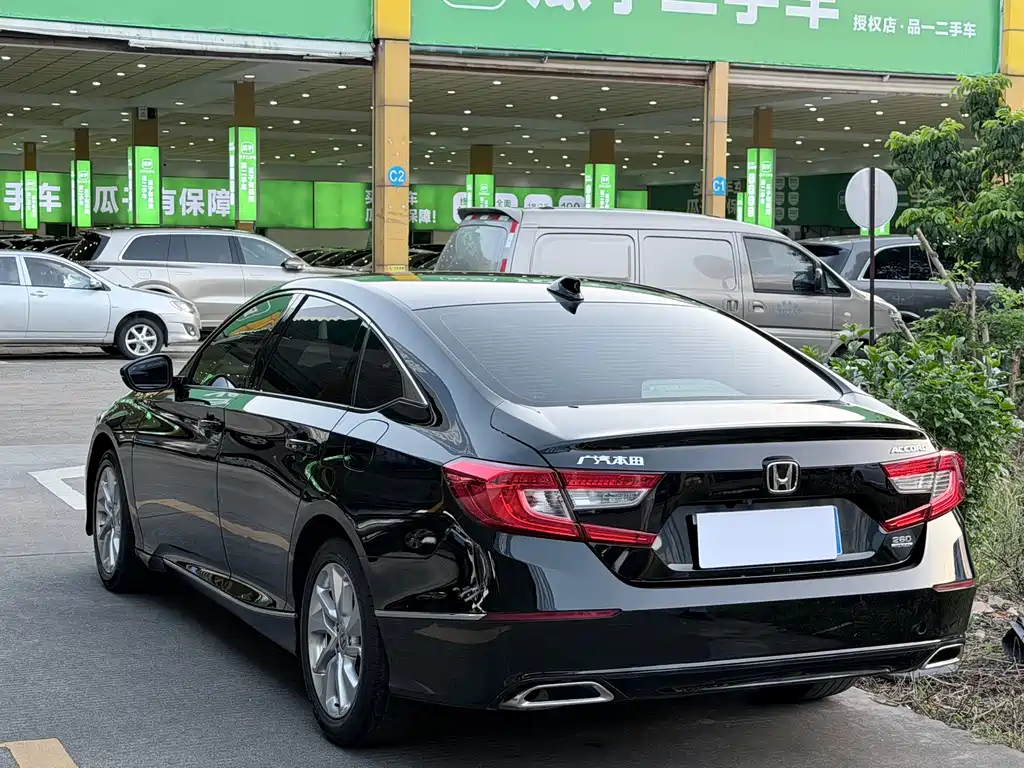 Honda Accord — миниатюра 13
