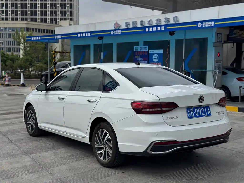 Volkswagen Lavida — миниатюра 4