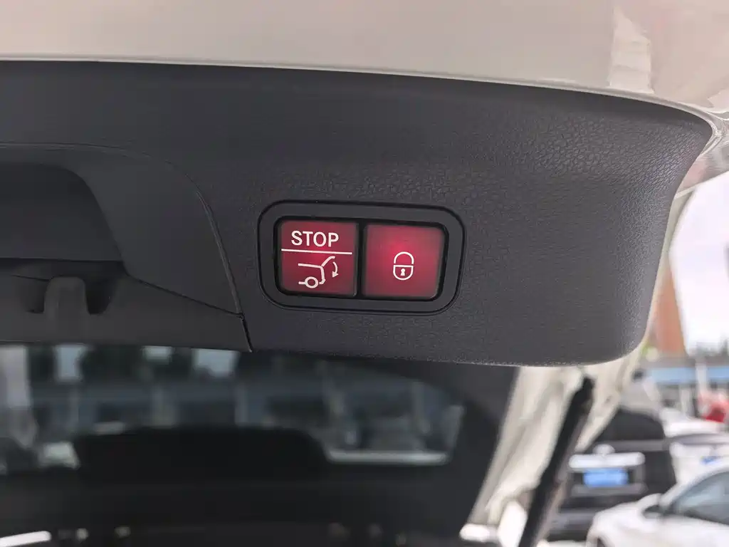 Mercedes-Benz GLC Coupe — миниатюра 13