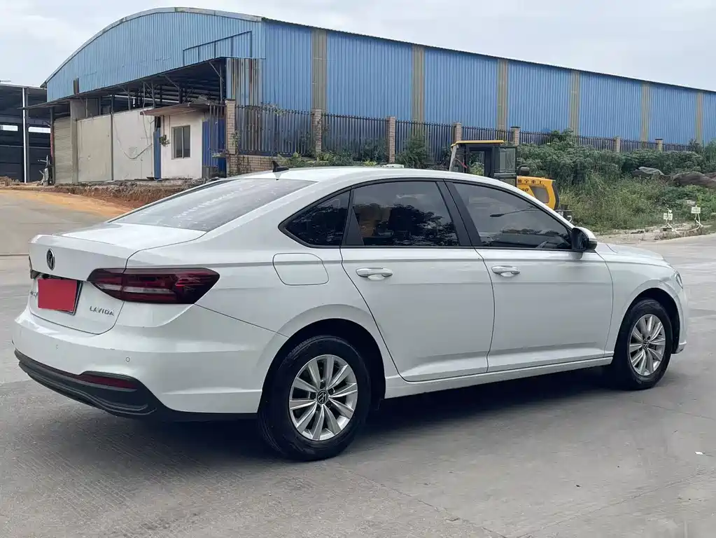 Volkswagen Lavida — миниатюра 9