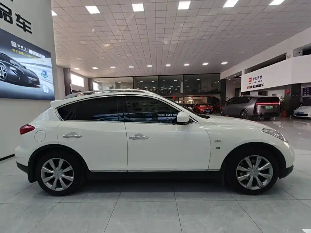 Infiniti QX50 (Import) — миниатюра 4