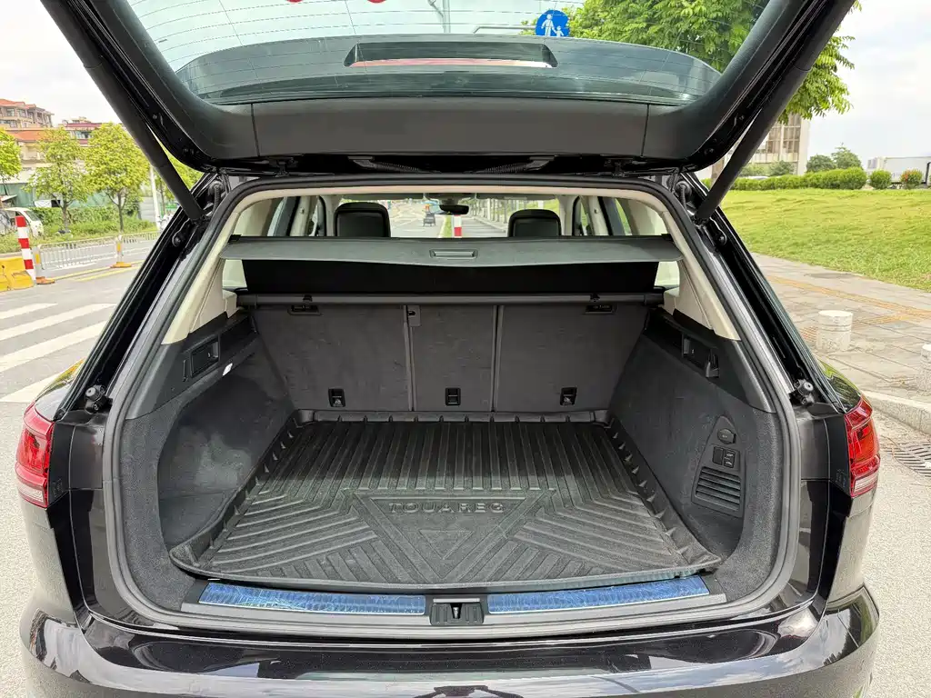 Volkswagen Touareg — миниатюра 18