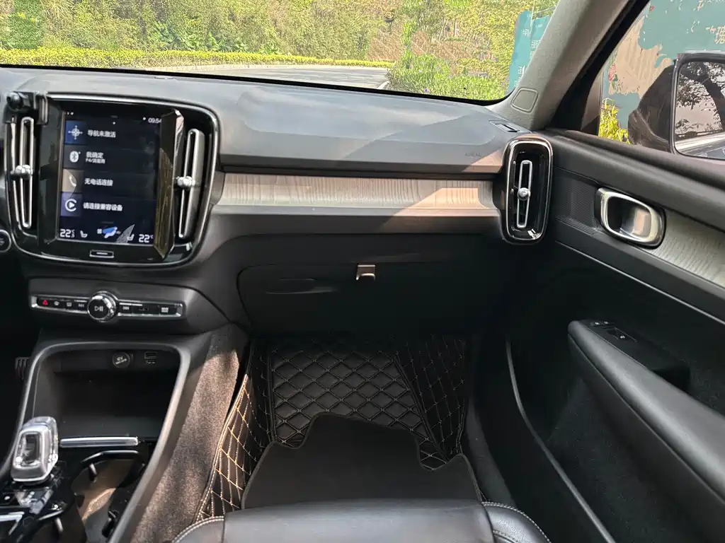 Volvo XC40 — миниатюра 12