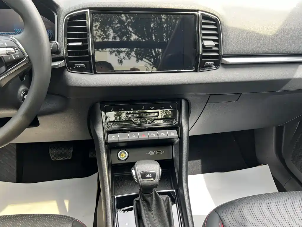 Skoda Karoq — миниатюра 12