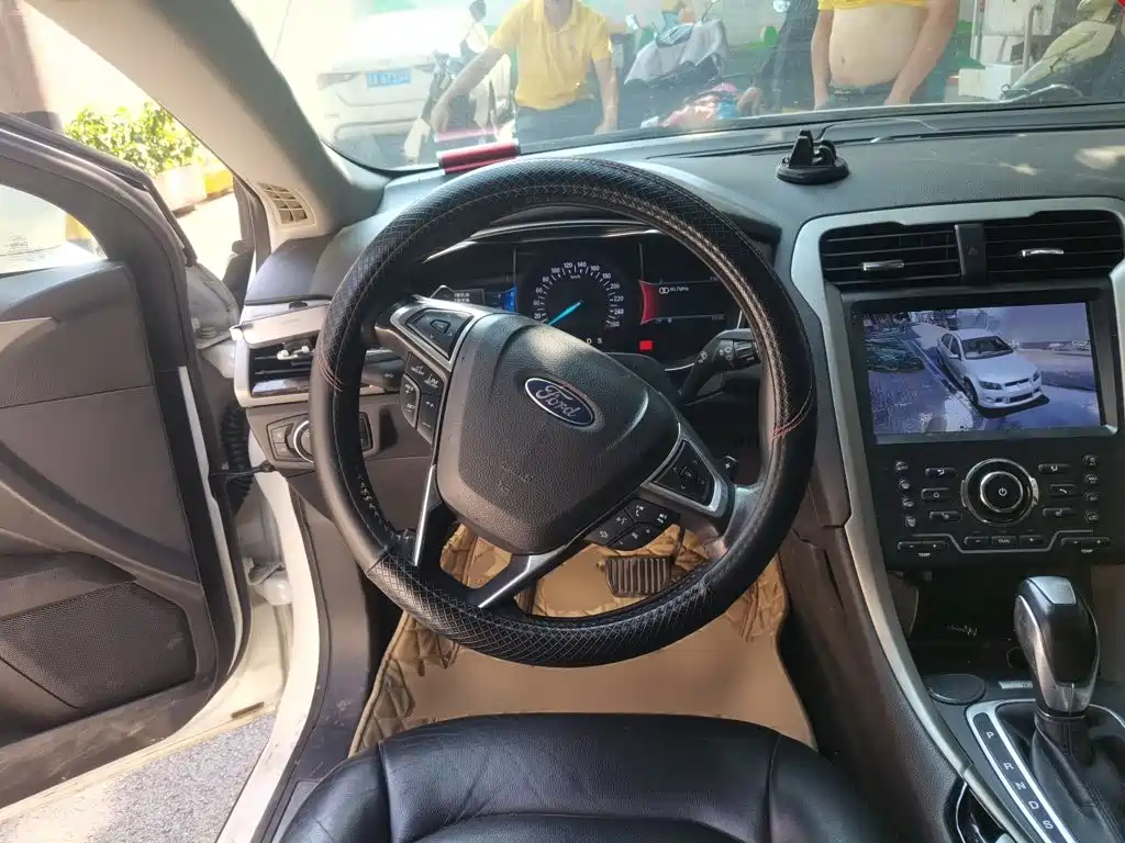 Ford Mondeo — миниатюра 6