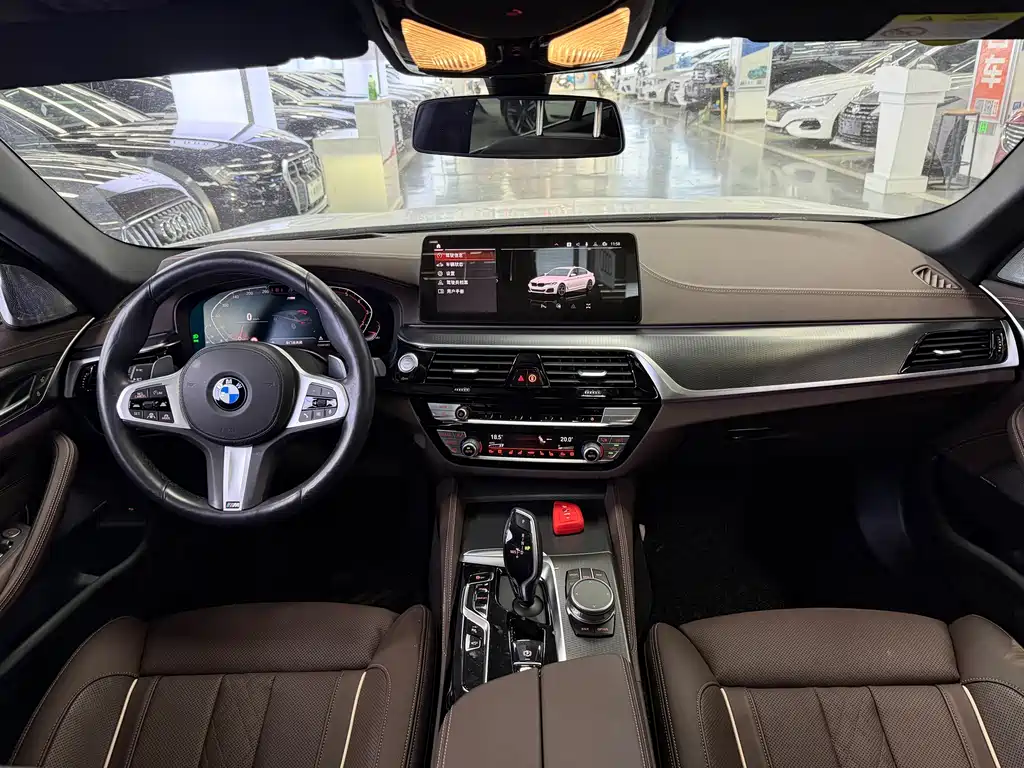 BMW 5 Series — миниатюра 7