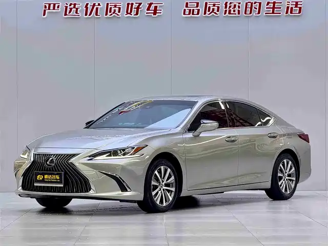 LEXUS  ES 2021
