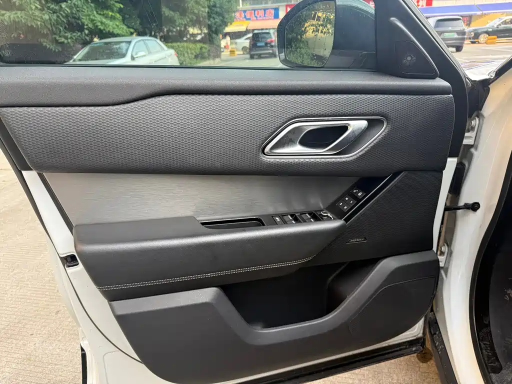 Land Rover Velar — миниатюра 6