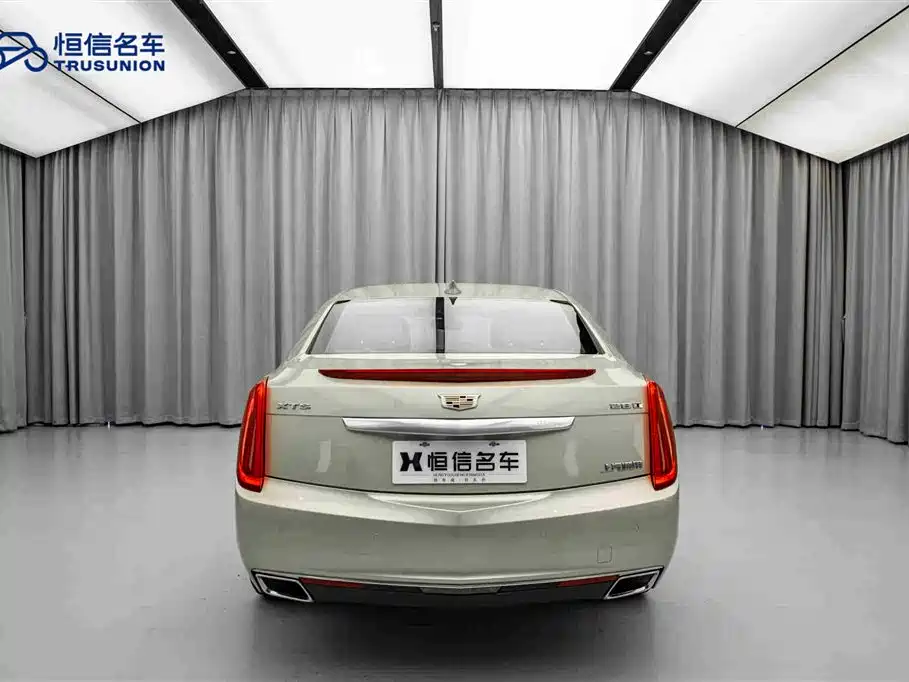 CADILLAC XTS
