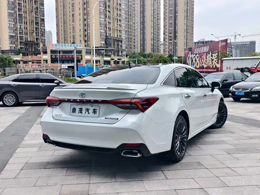 Toyota Avalon — миниатюра 7