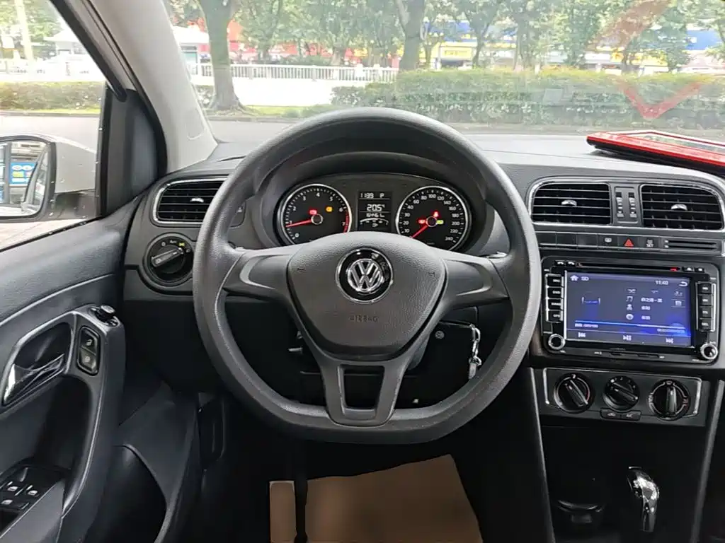 Volkswagen Polo — миниатюра 11