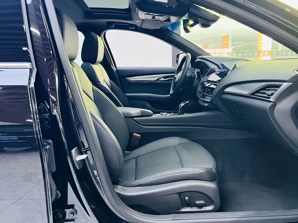 Cadillac CT5 — миниатюра 13