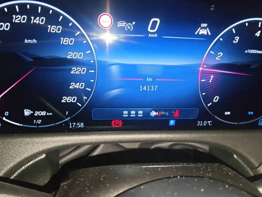 Mercedes-Benz E-Class — миниатюра 4