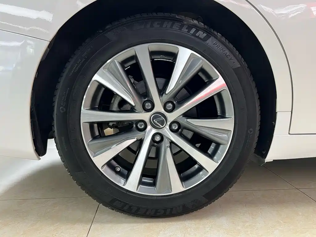 Lexus ES — миниатюра 26