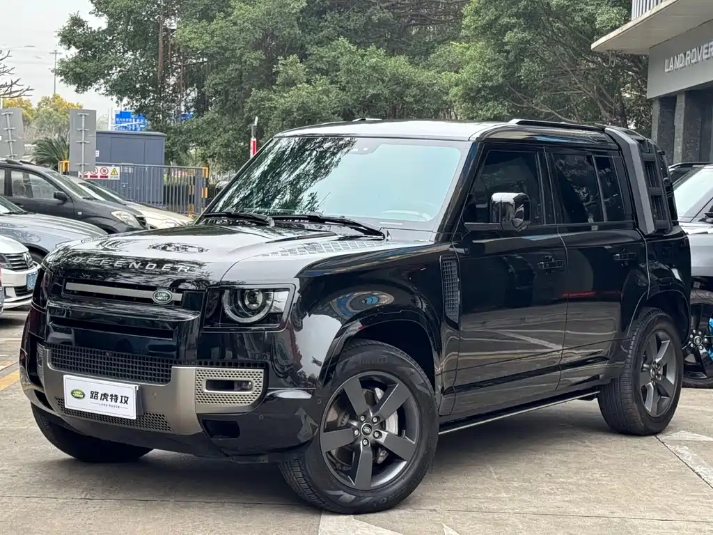 LAND ROVER DEFENDER
