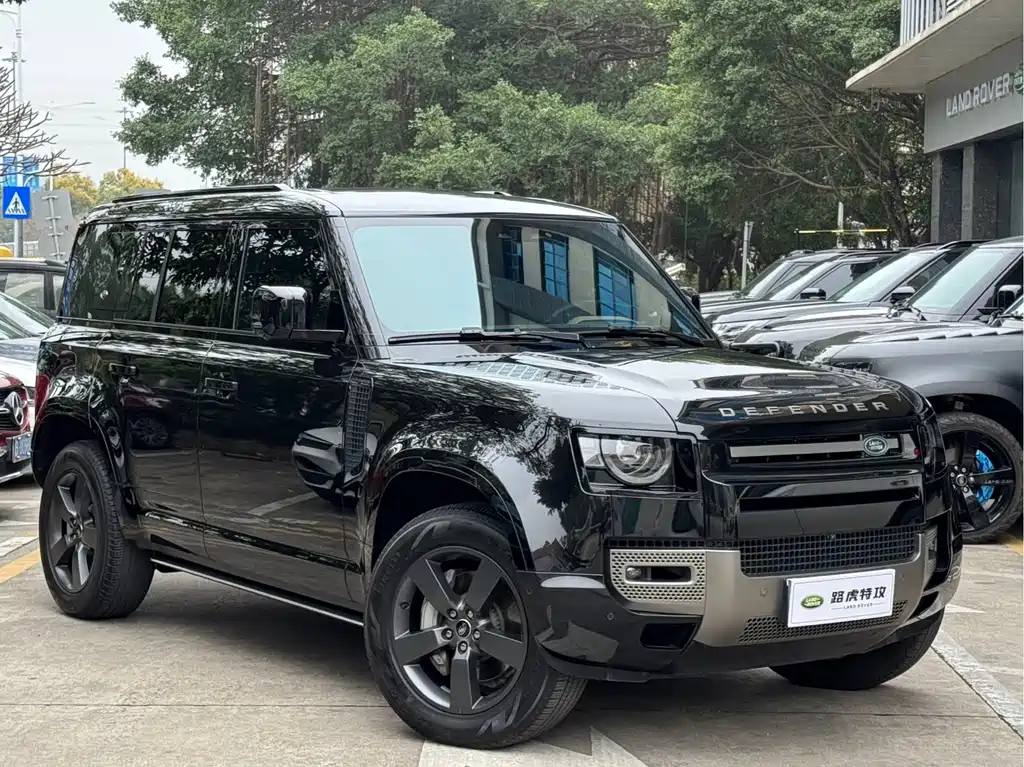 LAND ROVER DEFENDER