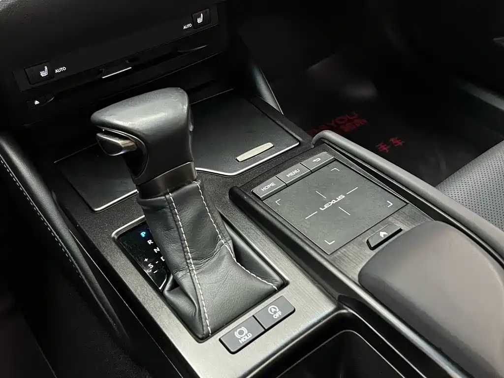 Lexus ES — миниатюра 14