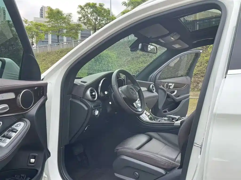 Mercedes-Benz GLC 2019 GLC 260 L 4MATIC