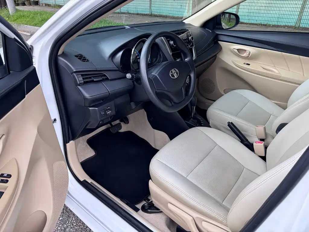 Toyota Yaris L — миниатюра 11