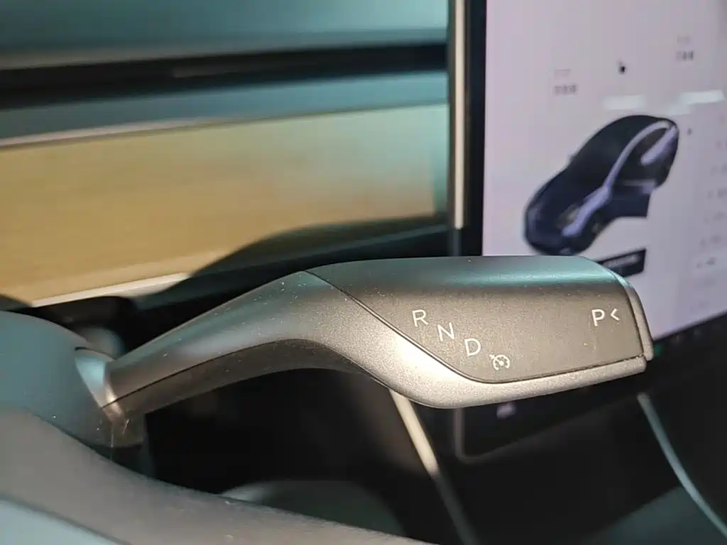 Tesla Model 3 — миниатюра 14
