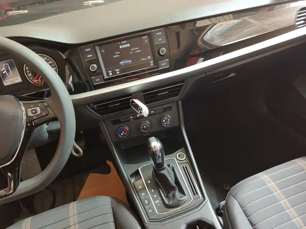 Volkswagen Lavida — миниатюра 13