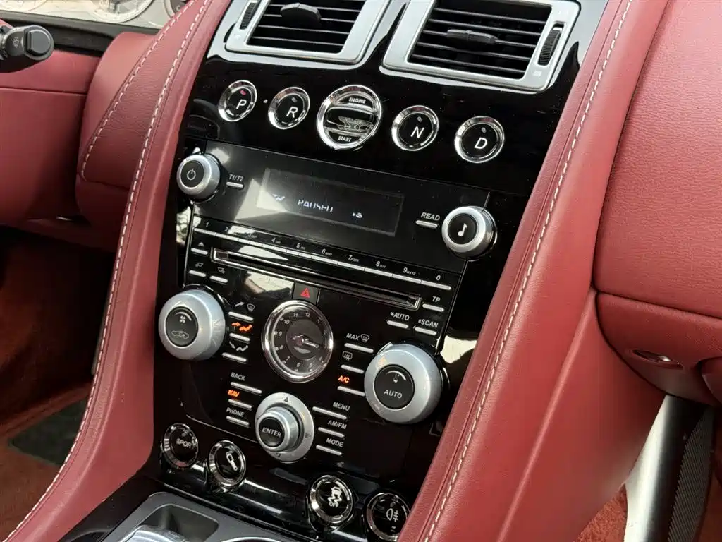 Aston Martin Rapide — миниатюра 36