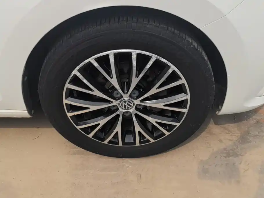 Volkswagen Santana — миниатюра 6