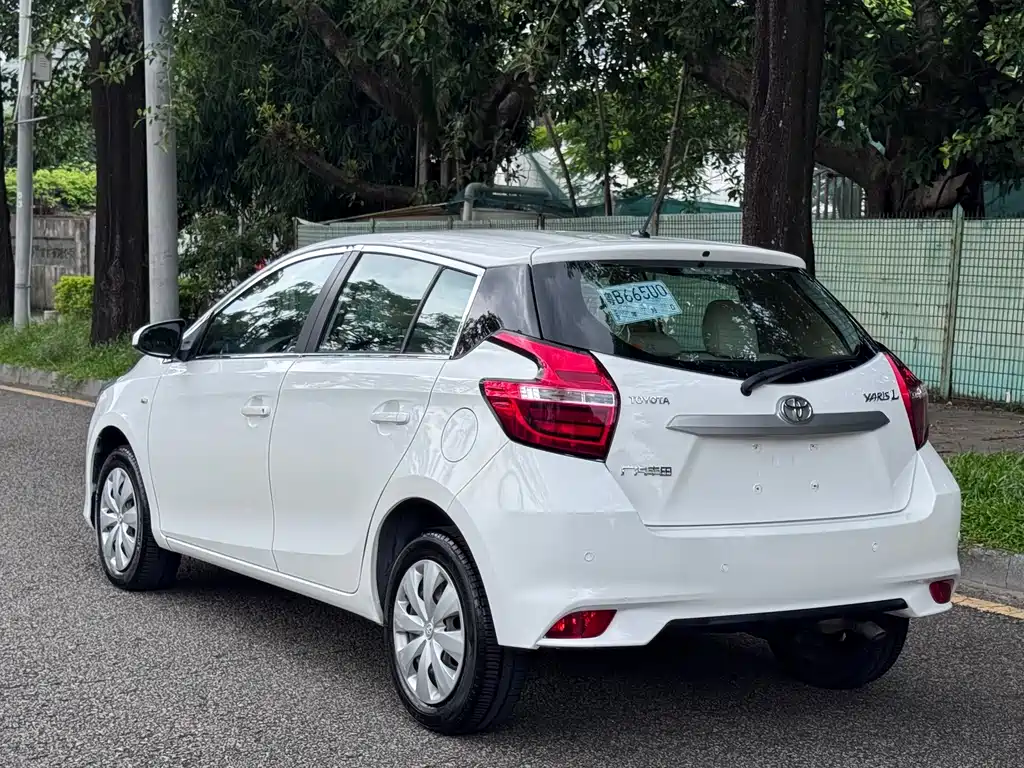 Toyota Yaris L — миниатюра 6