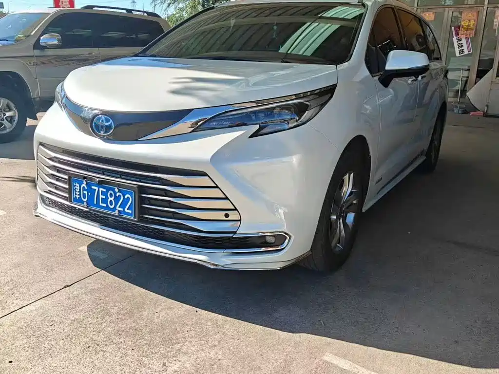 Toyota Sienna — миниатюра 5