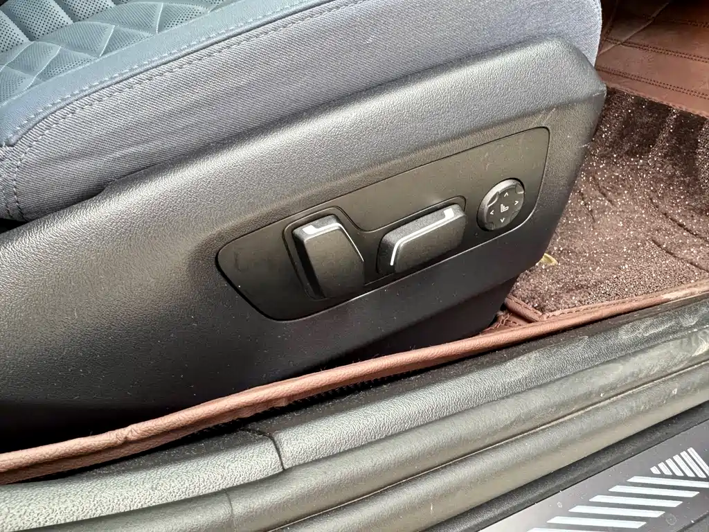 BMW 5 Series — миниатюра 18