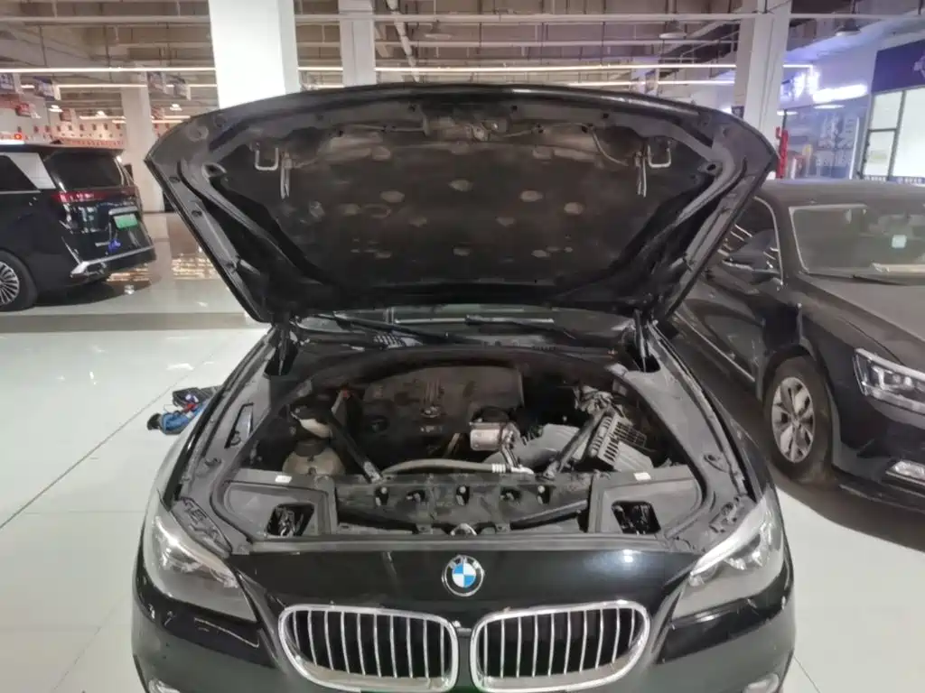 BMW 5 Series — миниатюра 20