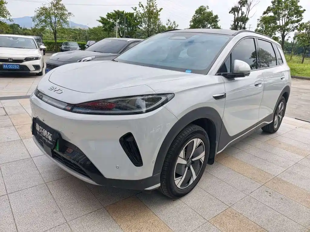BYD Sealion 05 EV