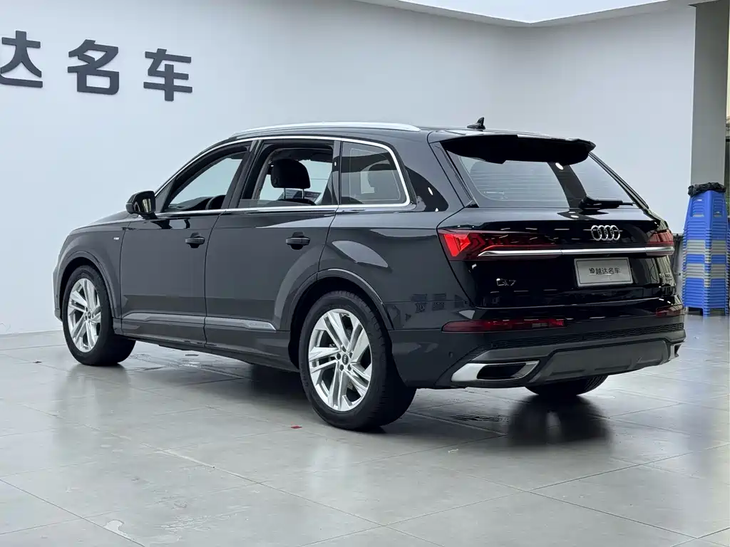 Audi Q7 — миниатюра 21