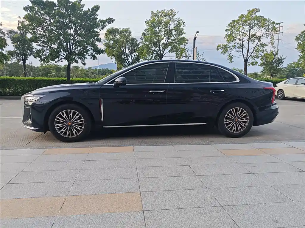 Hongqi Hongqi H5 — миниатюра 3